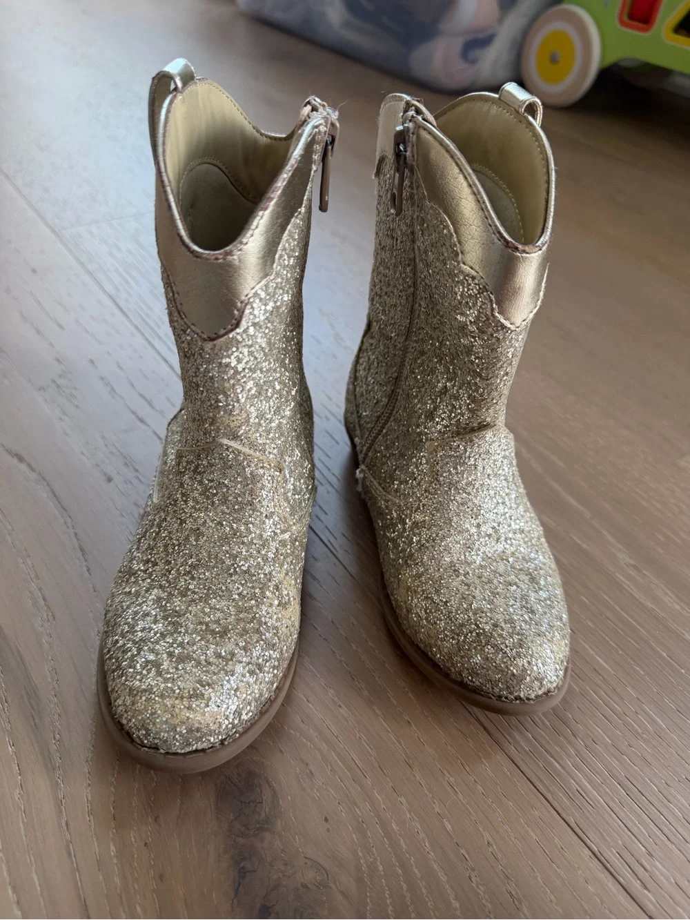 Cat&Jack Gold Glitter Heart Cowboy Boots, toddler size 9